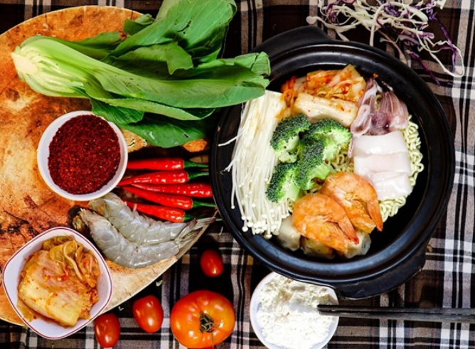 cách nấu mì cay tại nhà 1