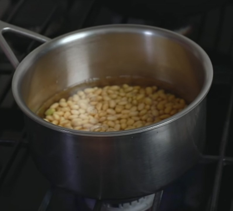 Cách làm mì lạnh sữa đậu nành - Kongguksu